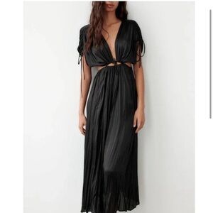 🆕 NWT: Zara Black Crinkle Maxi Dress with cutouts- Size Large